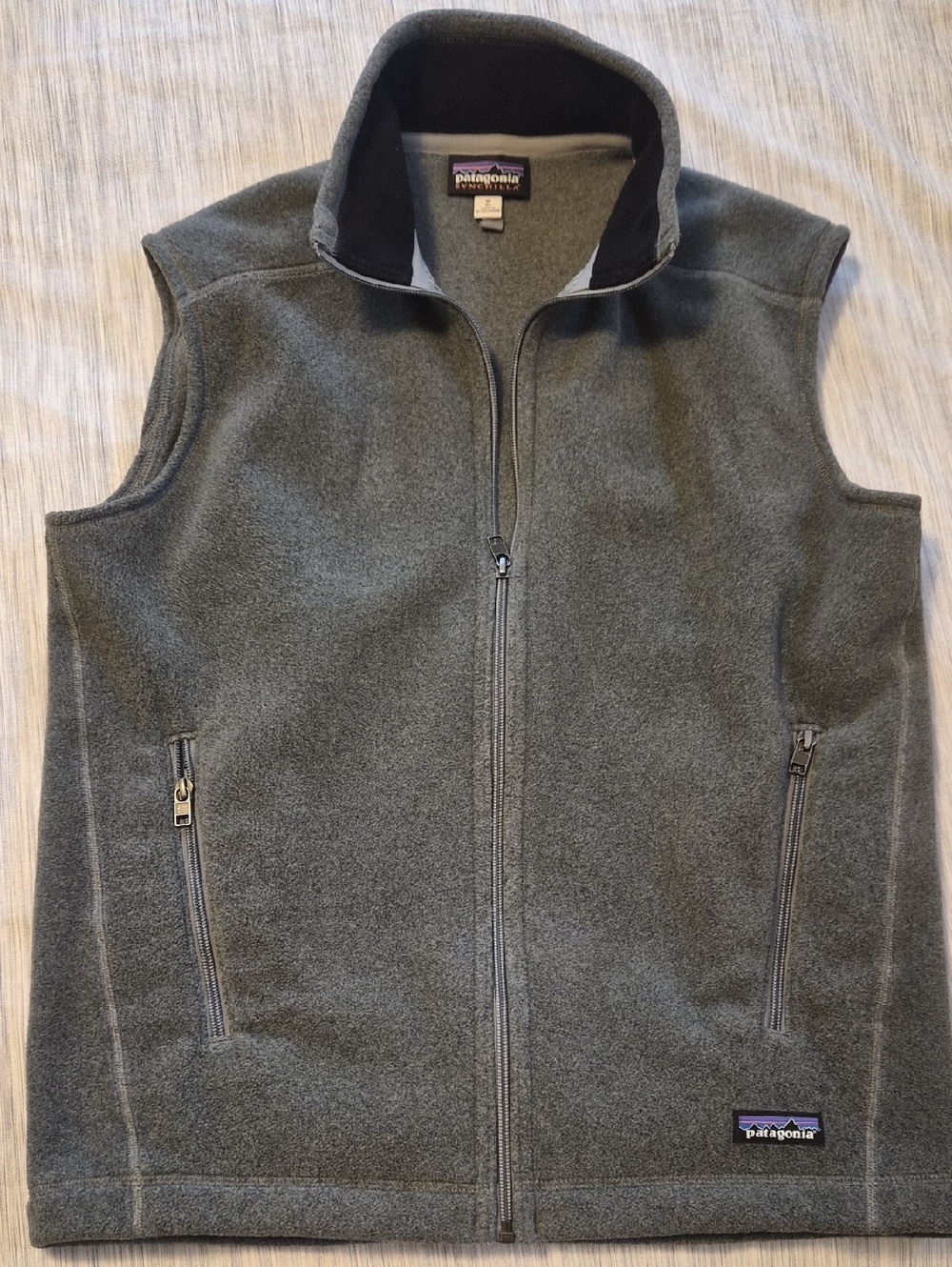 Patagonia Men's Charcoal Gray Full-Zip Fleece Vest MEDIUM
